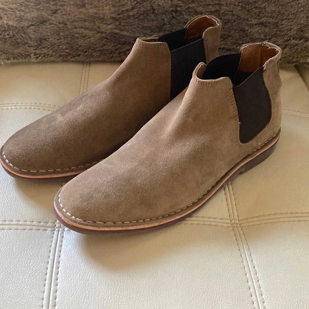 Brand NEW Taupe Kenneth Cole high line boots